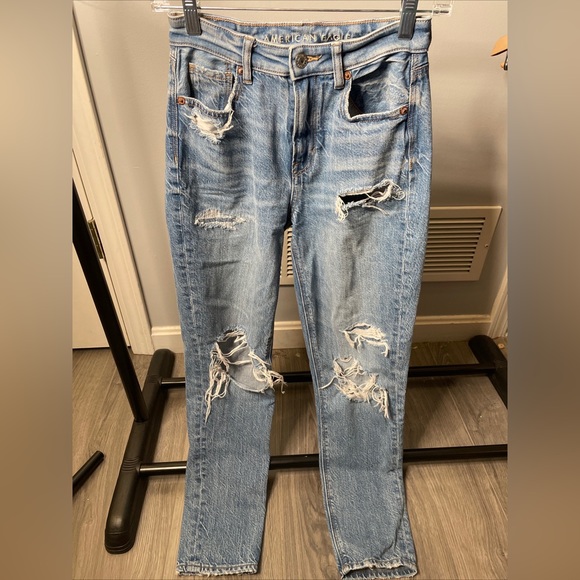 American Eagle Outfitters Denim - AEO Mom Jeans Size 00 R